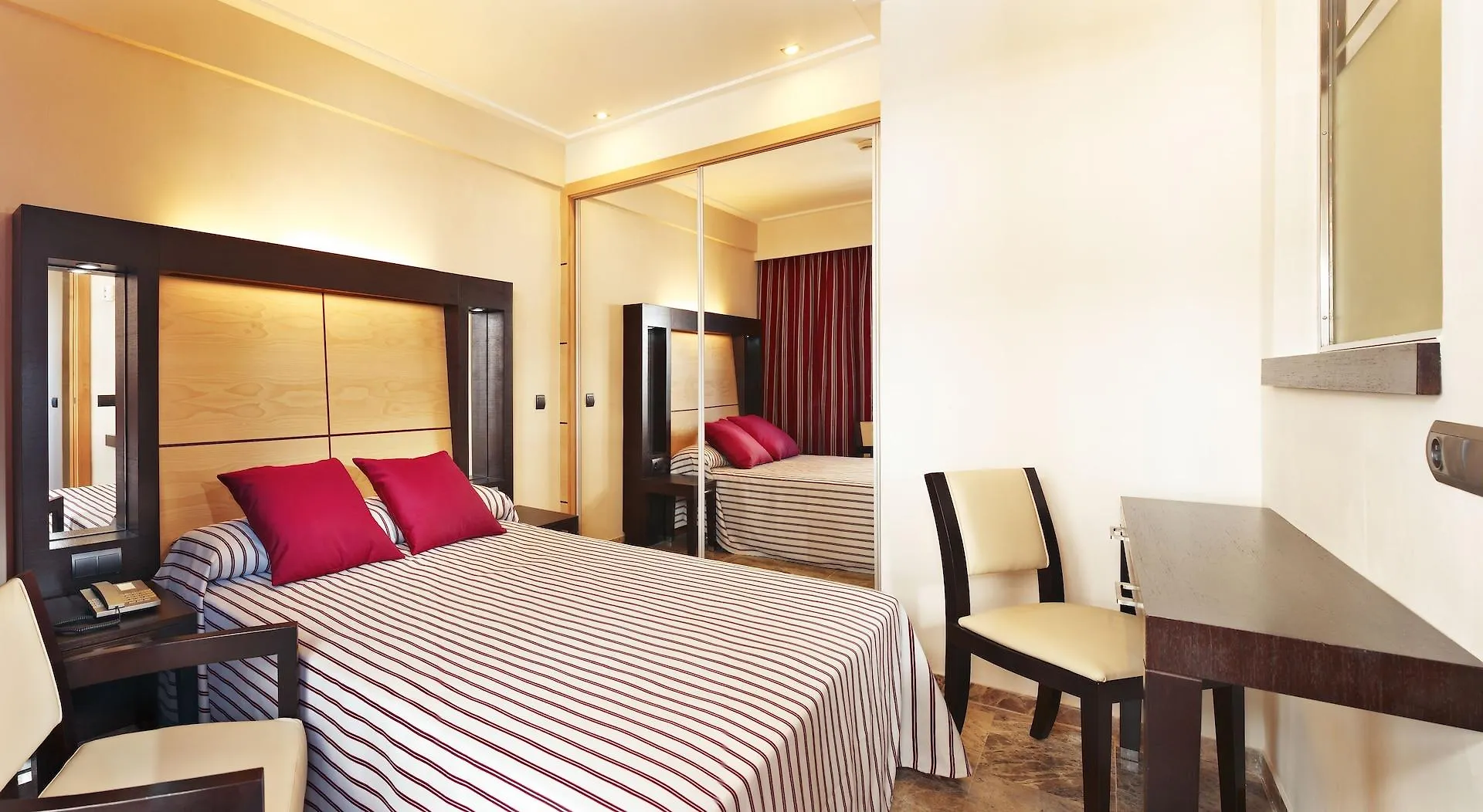 **** Hotel Mll Mediterranean Bay - Adults Only El Arenal  Spanien